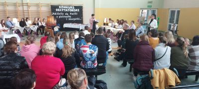  I&nbsp;Szkolny Konkurs Recytatorski pod hasłem "Pokłóciły się poetki o&nbsp;pietruszkę i&nbsp;skarpetki"